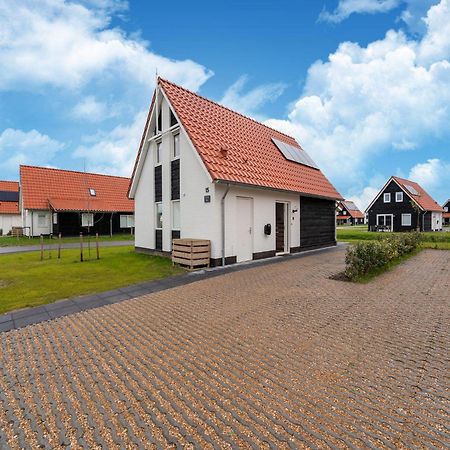 Modern Holiday Home In Scherpenisse With Garden Kültér fotó