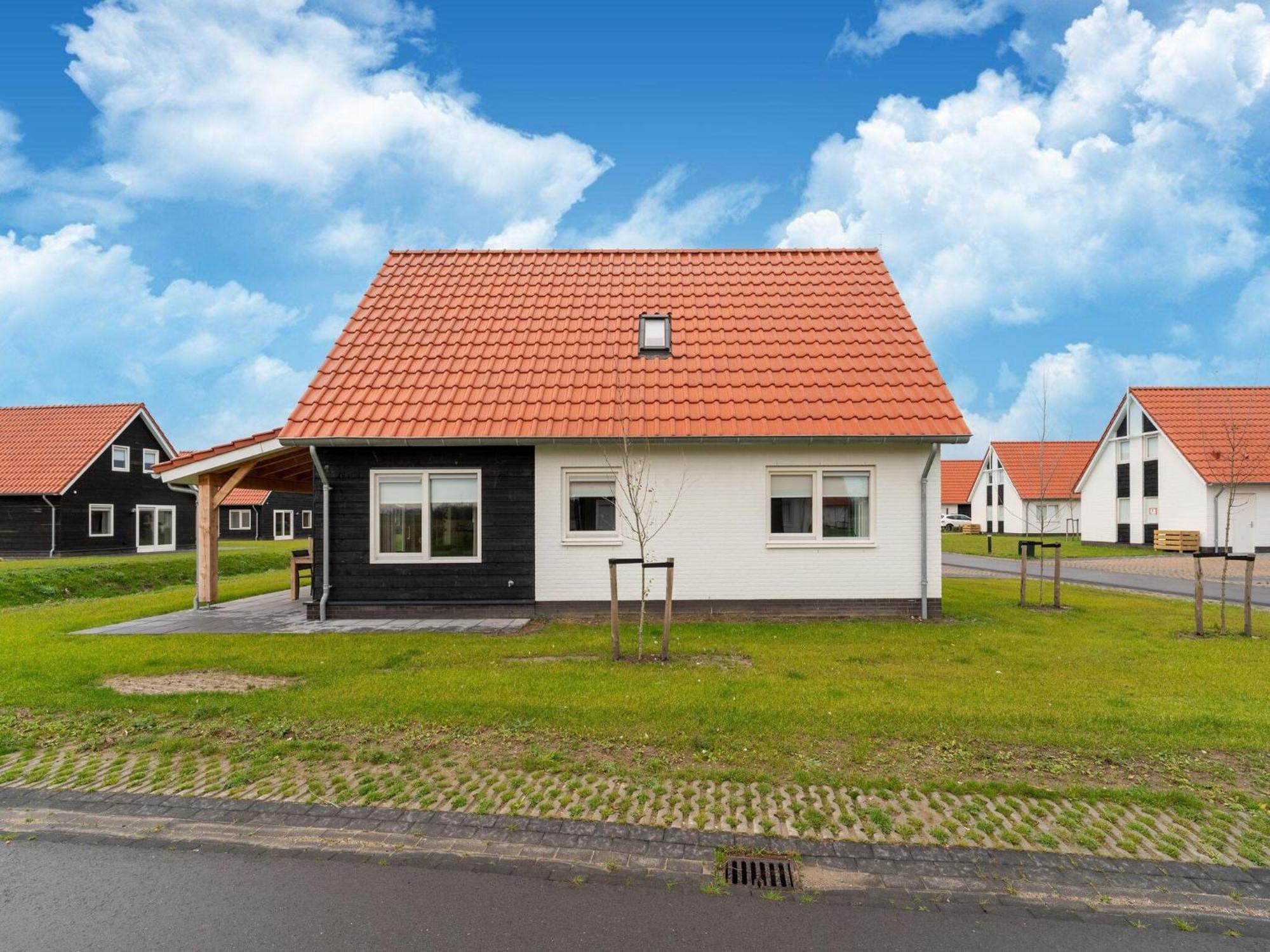 Modern Holiday Home In Scherpenisse With Garden Kültér fotó